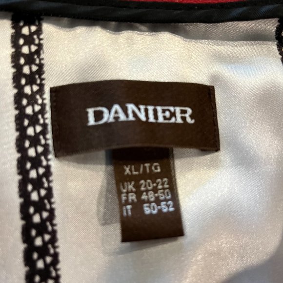 Danier Red Trench Coat - Picture 10 of 13